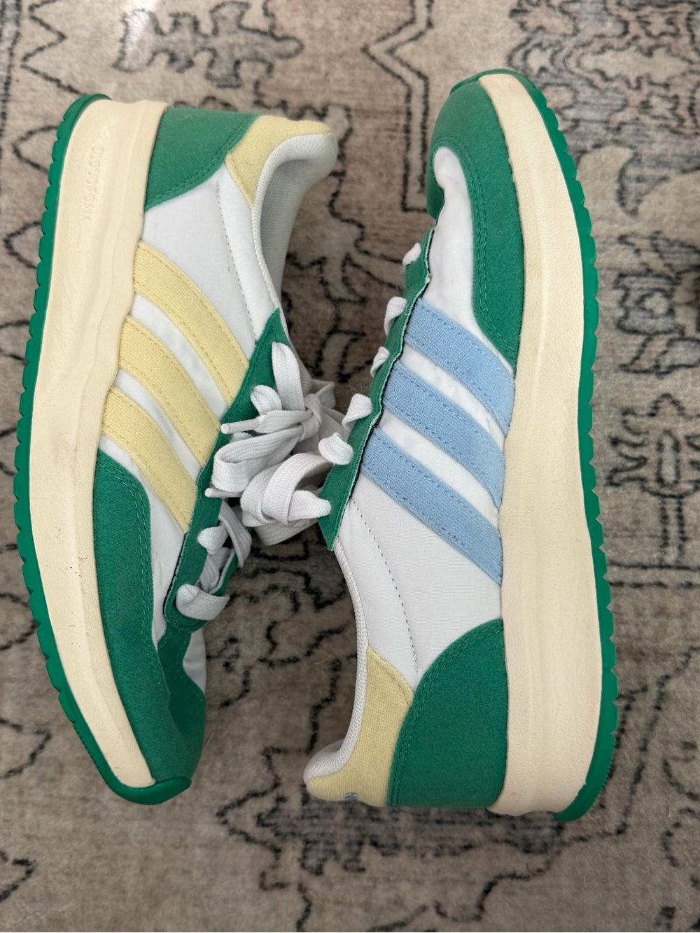 Adidas White, blue and Green Women's Retro Runner Sneakers - Casual Street Style